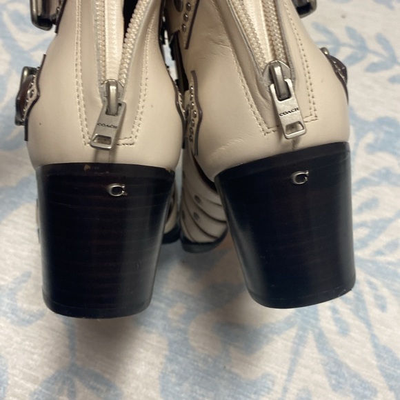 Coach Pheobe White Leather Buckle Cut Rockstud Pointy-Toe Bootie Boots 8 - Picture 10 of 10
